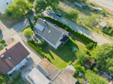 Großzügiges Einfamilienhaus in Fertigbauweise mit Garage auf großem Grundstück – sofort beziehbar, 73278 Schlierbach, Einfamilienhaus