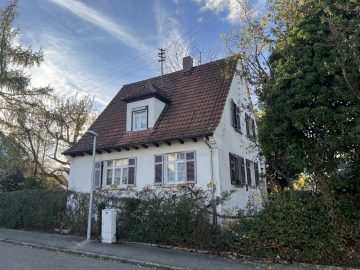 Liebens­wertes Wohn­haus in begehrter Wohn­lage, 73087 Bad Boll, Einfamilienhaus