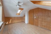 Zimmer DG - Doppel­haus­hälfte in ruhiger Wohn­lage von Dürnau