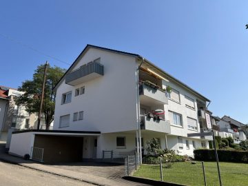 Sehr gepflegtes 3-Fami­li­en­wohn­haus mit Doppel­ga­rage, 73035 Göppingen, Haus