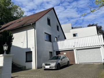 Kapi­tal­an­lage oder Eigen­nut­zung: 3-Zimmer-DG-Wohnung mit Winter­garten, 73035 Göppingen, Wohnung