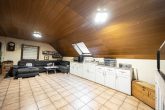 Wohnen - Kapi­tal­an­lage oder Eigen­nut­zung: 3-Zimmer-DG-Wohnung mit Winter­garten