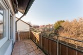 Balkon OG - Zwei­fa­mi­li­en­haus mit großem West­garten in ruhiger Lage von Eislingen