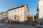 Ansicht - Zwei­fa­mi­li­en­haus mit großem West­garten in ruhiger Lage von Eislingen