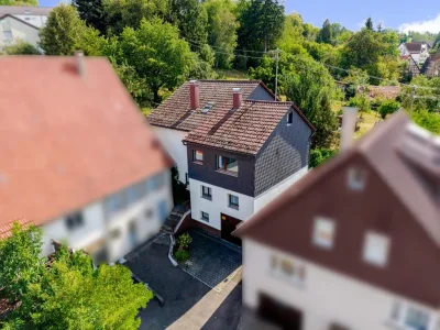 Behagliches Wohnhaus mit Geschichte und vielfältigem Entwicklungspotenzial im Ortskern, 73095 Albershausen, Einfamilienhaus