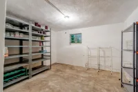 Keller
